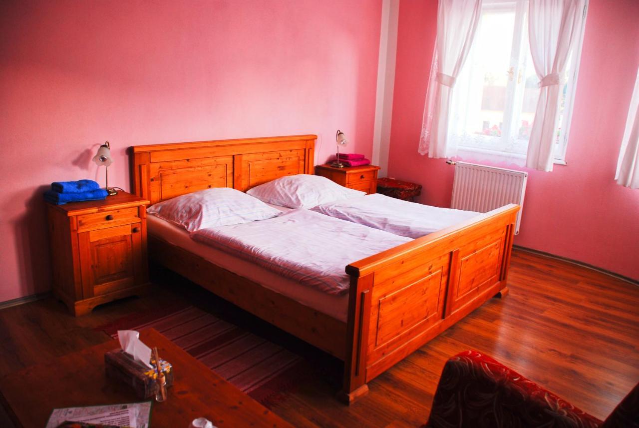 Hostinec a penzion U Rezků Jistebnice Esterno foto